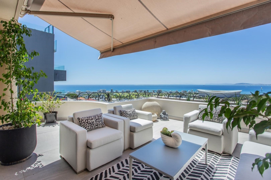 2 Bedroom Property for Sale in Green Point Western Cape